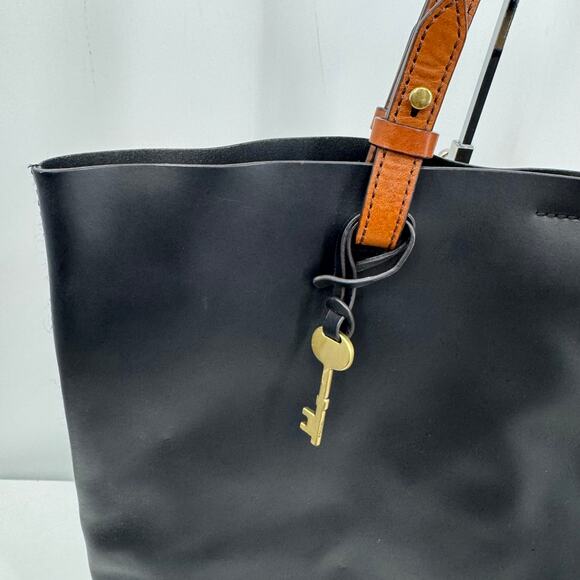 Fossil Coated Leather Large Tote Bag Black Brown Key Charm Travel Office Preppy - Picture 2 of 9